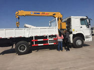 Sinotruk HOWO 4x4 290hp Truck Mounted Crane 6.3 Ton Telescopic Boom 12.00R20 Opona