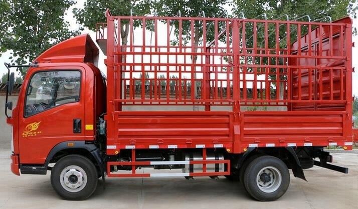 HOWO 6 Wheeler 4x2 Heavy Cargo Truck Pełna hydrauliczna skrzynia biegów Wysoka wydajność
