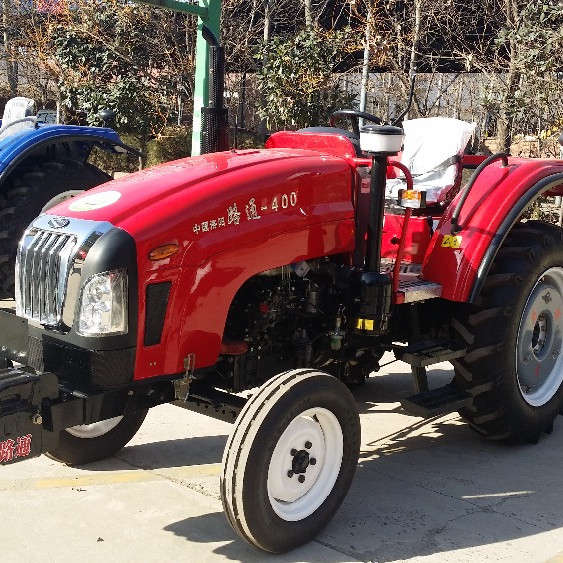 4 Wheel Driving Agriculture Sprzęt rolniczy Mały traktor Implementuje 36,8 kW LYH404
