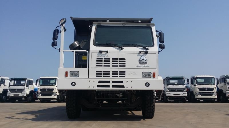 Euro Two Mining Dump Truck 50 Tons / 70 Tons 6 * 4 371 Hp Manual Transmission Type