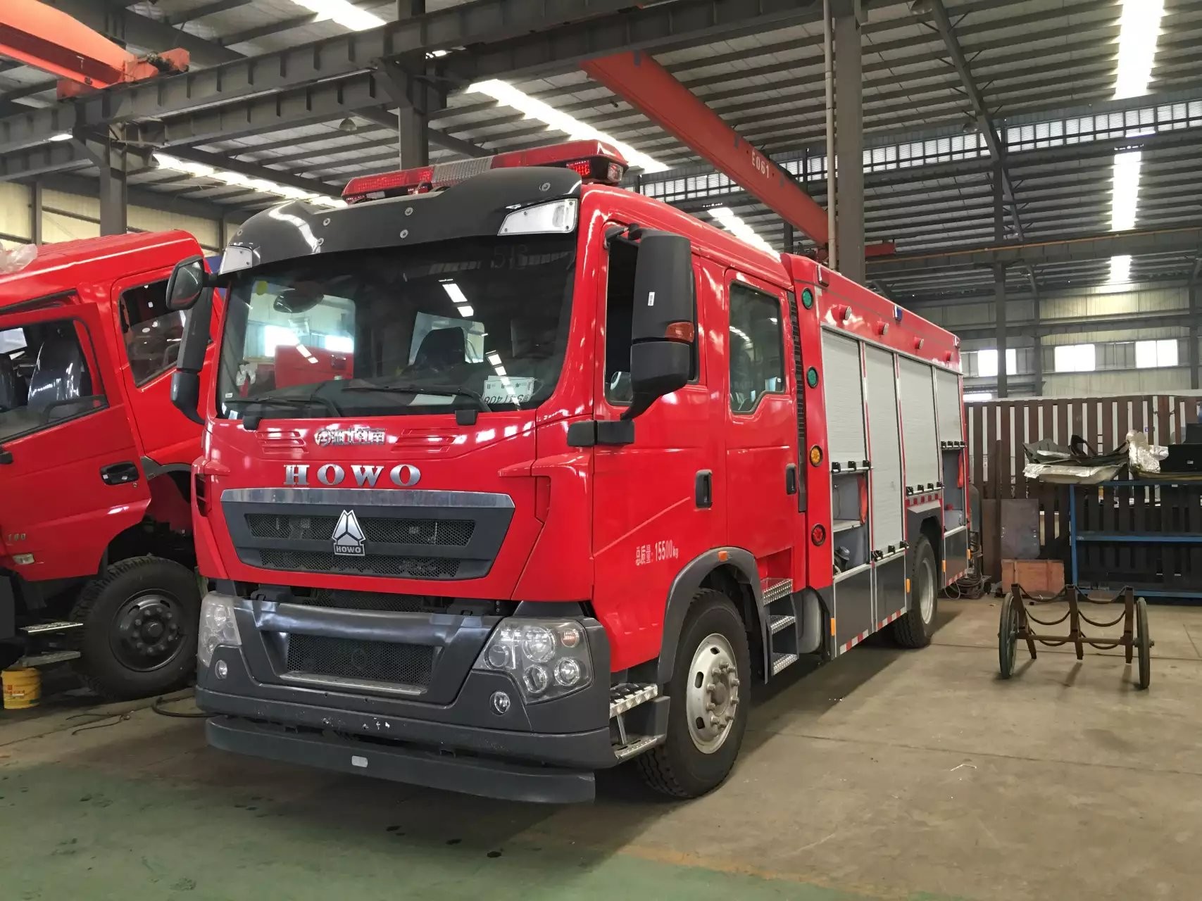 Ciężarówka specjalnego przeznaczenia 5000-7000l, wóz strażacki z wodą do zbiorników paliwa Ciężarówka strażacka o pojemności 50m