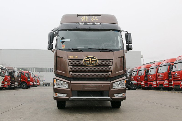 Ciągnik siodłowy FAW J6P 40 Ton 6x4 Diesel z silnikiem Xichai CA6DM3 i oponami 12R22.5