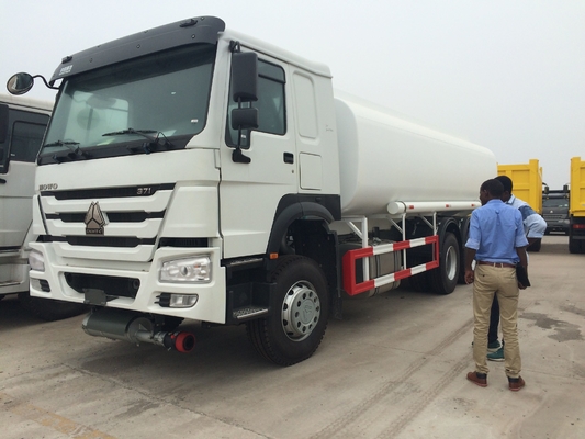 SINOTRUK HOWO 28000L RHD Cisterna 8x4 6x4 Napęd 12 opon