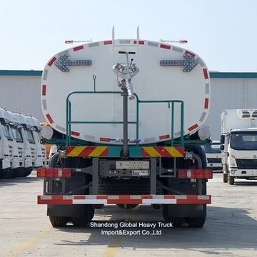 Sinotruk HOWO 6X4 Cisterna z wodą 18000L 20000L 20tons Spryskiwacz wody Spryskiwacz Cisterna