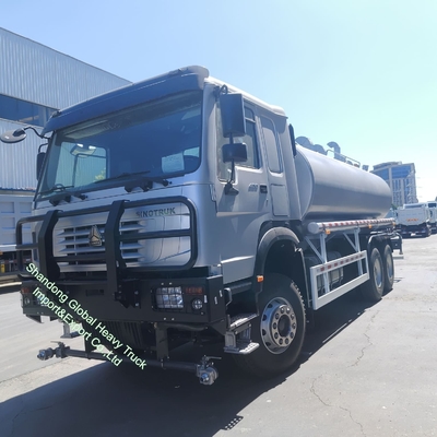 HOWO Ciężarówka z zbiornikami wody Sinotruck HOWO 6*4 Ciężarówka z spryskiwaczami 20000 litrów Ciężarówka z zbiornikami wody do sprzedaży