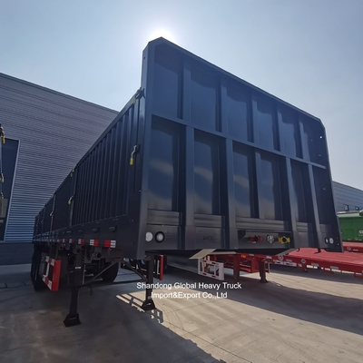 Półnaczepa z stalowym ogrodzeniem o trzech ośnach do transportu ładunków masowych