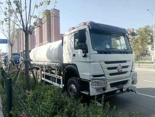 Heavy-Duty 10000L Capacity Water Tank Truck with Bidirectional Dumping and Sinotruk HOWO Chassis