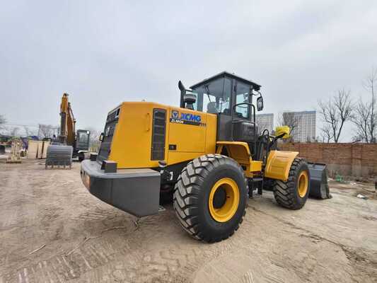 Ładowarka kołowa XCMG ZL50GN o udźwigu znamionowym 5 ton, mocy znamionowej 162 kW i układzie odpornym na kurz do budownictwa