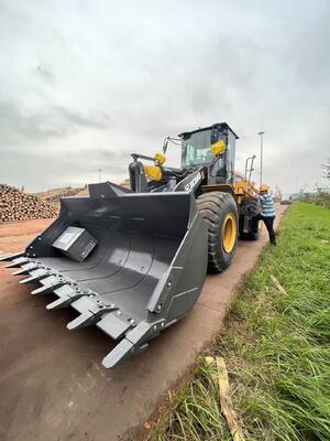Ładowarka kołowa XCMG XC958 5 ton z mocą 162 kW do budowy w terenie górzystym