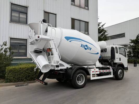 Wykorzystane HOWO Sinotruk 4x2 Beton Mixer Truck z 6m3 bębna dla budownictwa miejskiego