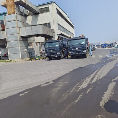 HOWO 15CBM Wysysacz ścieków próżniowy z silnikiem o mocy 266 KM i napędem 6×4 do czyszczenia zbiornika septycznego