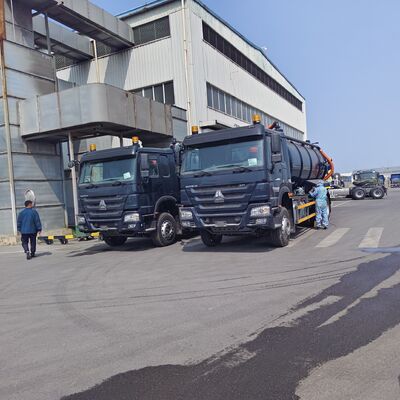 Wózek do odsysania ścieków HOWO 15CBM z napędem 6×4 i hydraulicznym opróżnianiem do czyszczenia szamba