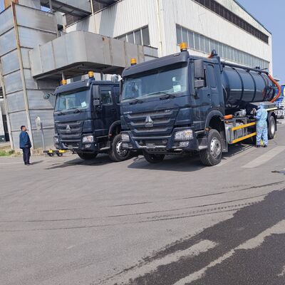 Wózek do odsysania ścieków HOWO 15CBM z napędem 6×4 i silnikiem o mocy 336 KM do czyszczenia szamba i odpadów przemysłowych