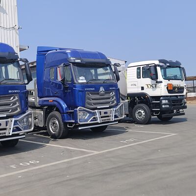 HOWO NX Pociąg ciężarowy z 6×4 kołami napędowymi silnikiem wysokoprężnym i kabiną z wysokim dachem do transportu górniczego i ładunków dalekobieżnych
