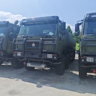 HOWO 8×8 50 000L Cisterna paliwowa z silnikiem o mocy 371 KM i napędem na wszystkie koła 8×8 do transportu ciężkiego paliwa