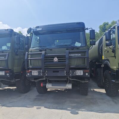 HOWO 8×8 45000L Cisterna paliwowa z silnikiem o mocy 371 KM i napędem na wszystkie koła 8×8 do transportu ciężkiego paliwa