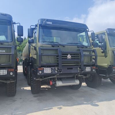 HOWO 8×8 45000L Cisterna paliwowa z silnikiem o mocy 371 KM i napędem na wszystkie koła 8×8 do transportu ciężkiego paliwa