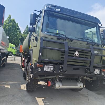 Cysterna paliwowa HOWO 8×8 o pojemności 30000 l i silniku o mocy 371 KM do ciężkiego transportu paliw
