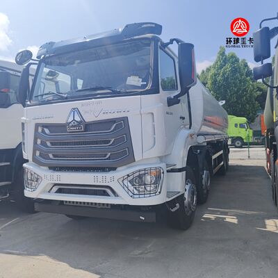Ciężarówka cysterna na paliwo HOWO NX 8x4 30000L, ciężka cysterna dieslowa do transportu paliwa w Kenii