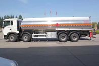 Ciężarówka do przewozu niebezpiecznych substancji chemicznych z kabiną HW76 ZZ1317N4667W 8X4 Euro 2