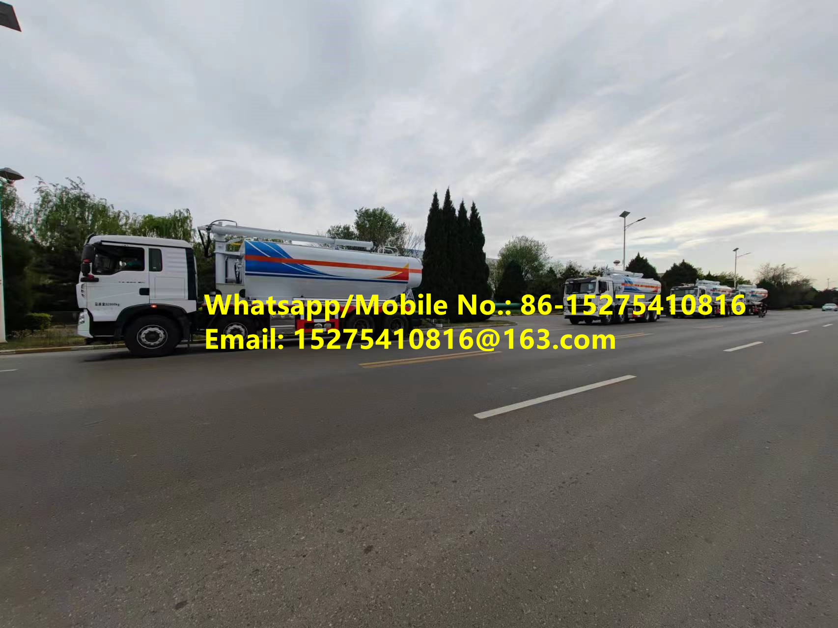 Całkowicie inteligentny TREAD HOWO 15/20/25T BCLH-15 Na miejscu mieszany granularny materiał wybuchowy z amonu ANFO Emulsja ciężarówki mobilny materiał wybuchowy Jednostka produkcyjna Mongoły