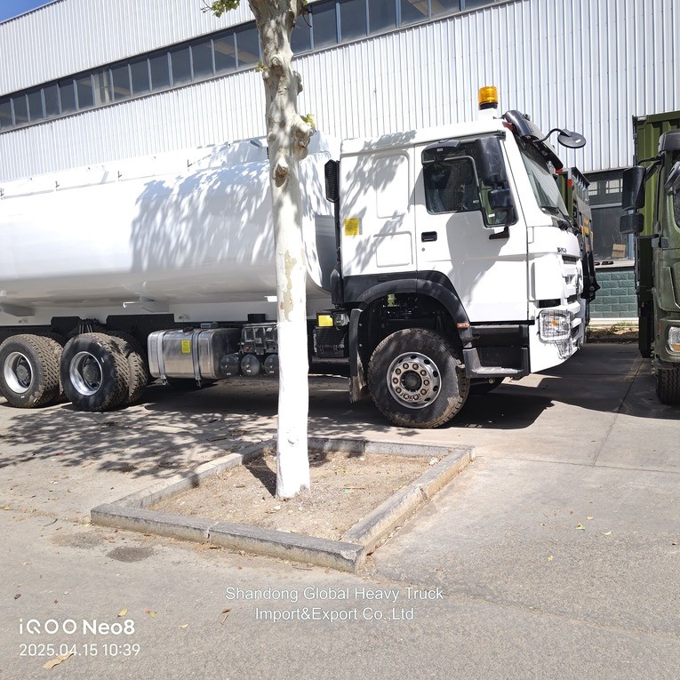 Nowy Sinotruk HOWO 6X4 20000L Zbiornik oleju Cisterna paliwowa na sprzedaż na Filipinach