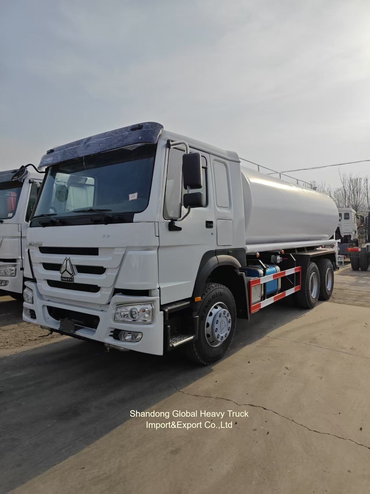 Dongfeng Sinotruck HOWO Shacman ciężarówka 18000L
