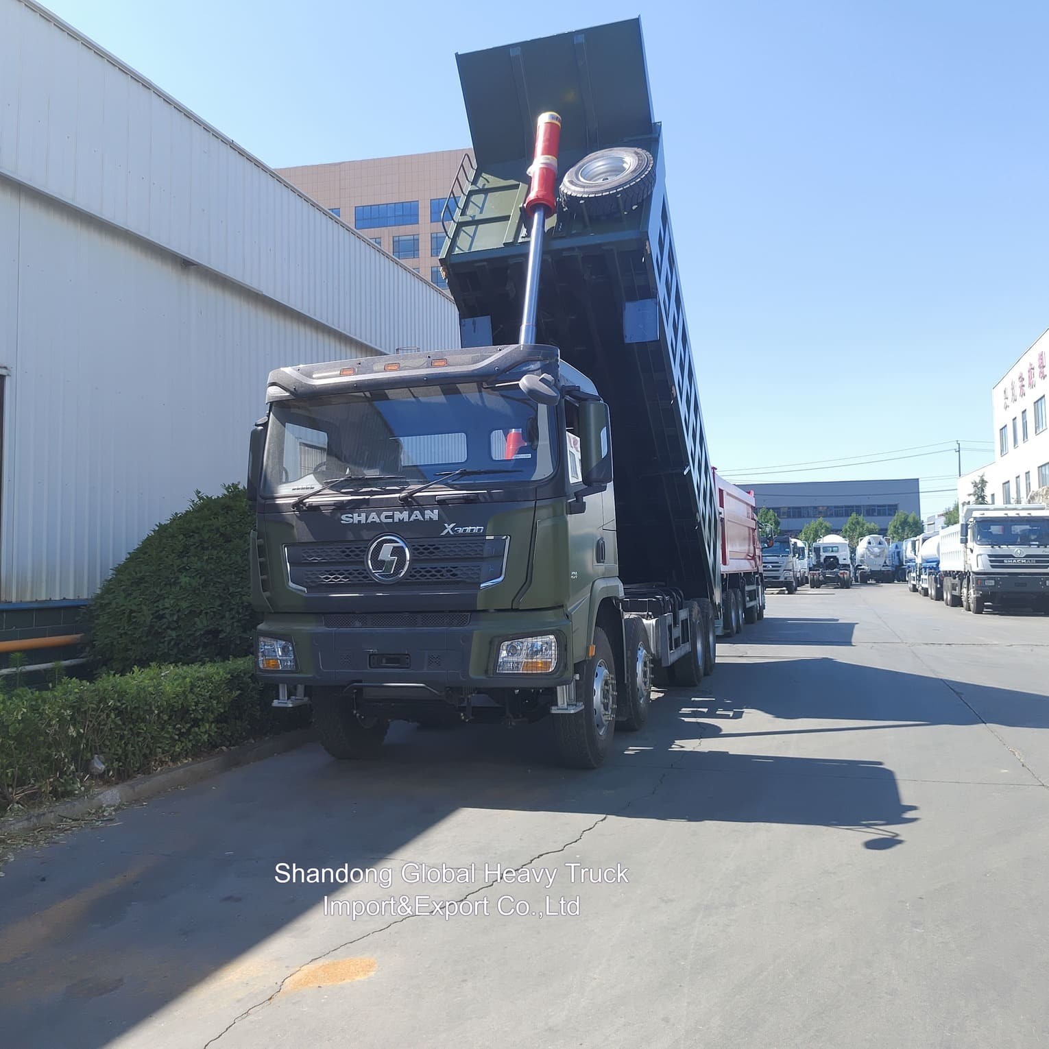 Shacman X3000 Dump Truck 8X4 Drive Wheel Heavy Duty Tipper Truck z pojemnością ładunkową 31-40t i silnikiem WEICHAI WP12 / WP13