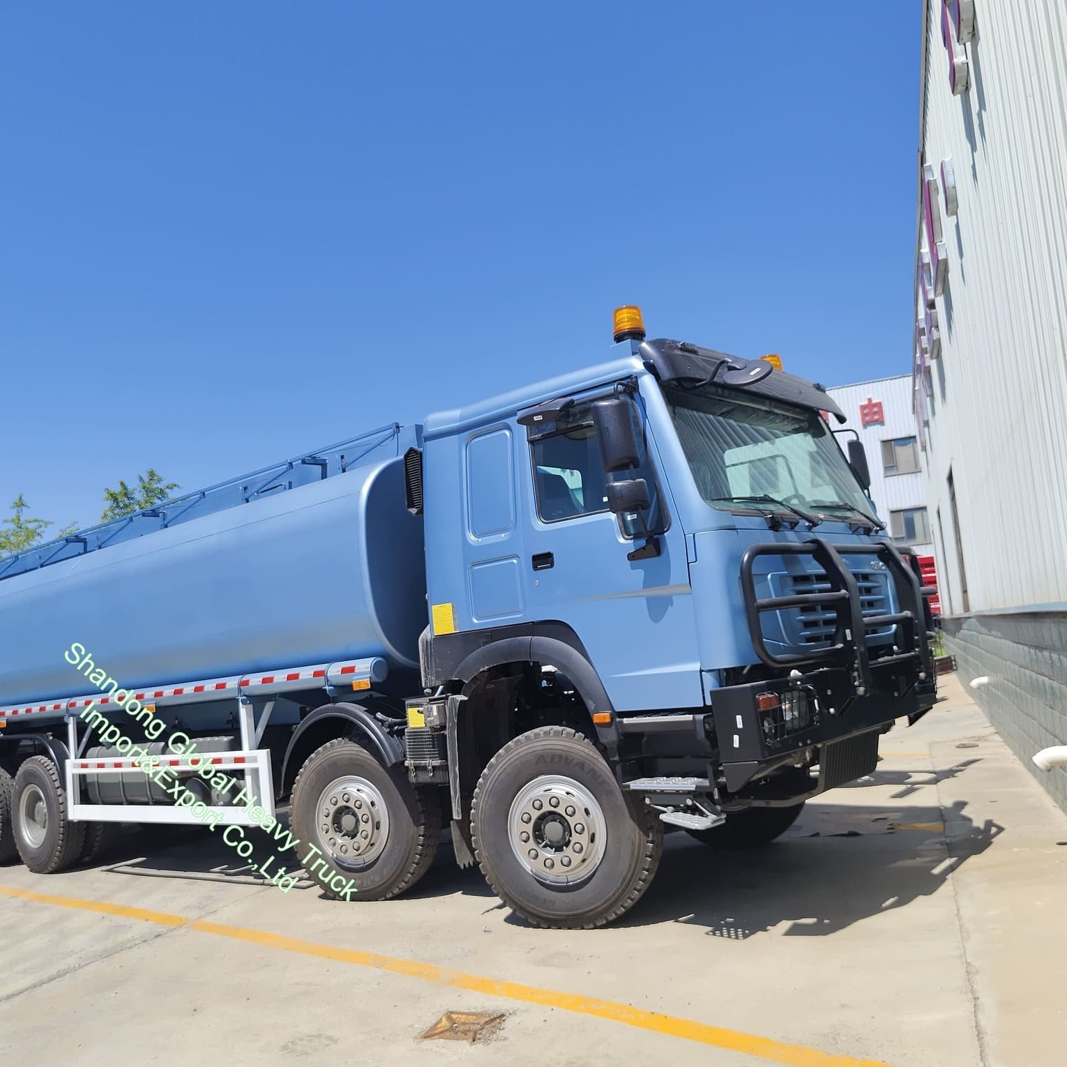 Wysokiej klasy Sinotruk 8*4 12 kołowy LHD Rhd Diesel Paliwo Gaz Olej Dostawa Używany Cysterna Ciężarówka