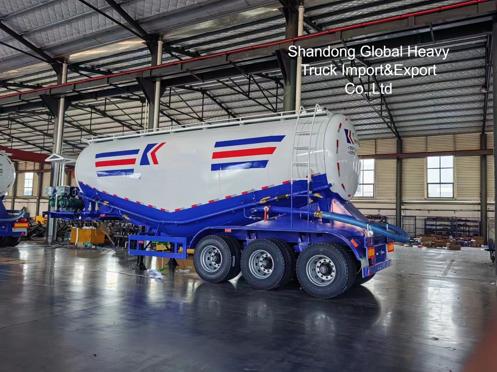 45 Cbm Cement Bulker Półprzęg z trzema osiami do transportu suchego proszku