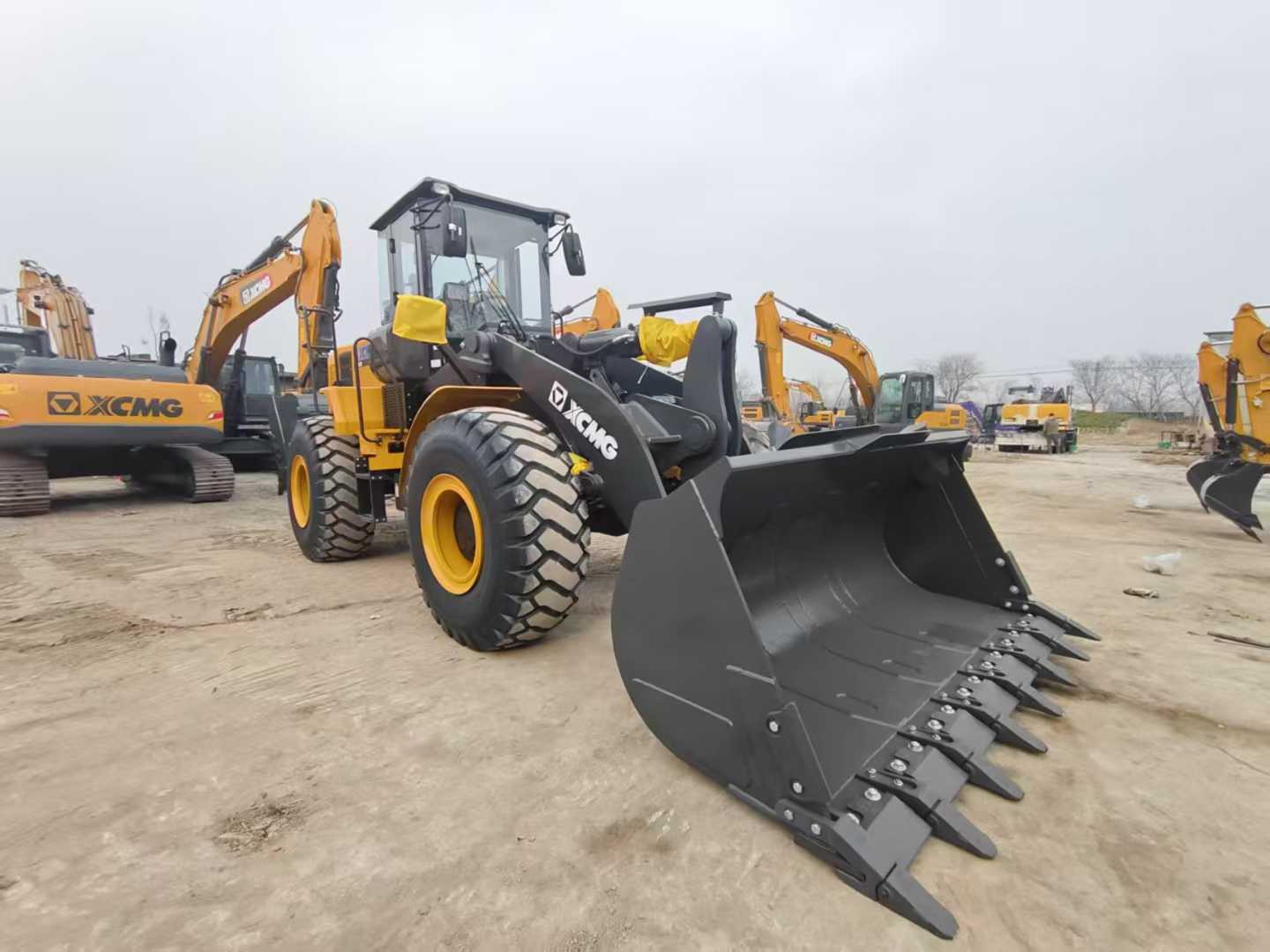 XCMG ZL50GN 5t Nominated Load Wheel Loader o nominalnej mocy 162 kW i pojemności wiadra 3m3 do budowy dróg