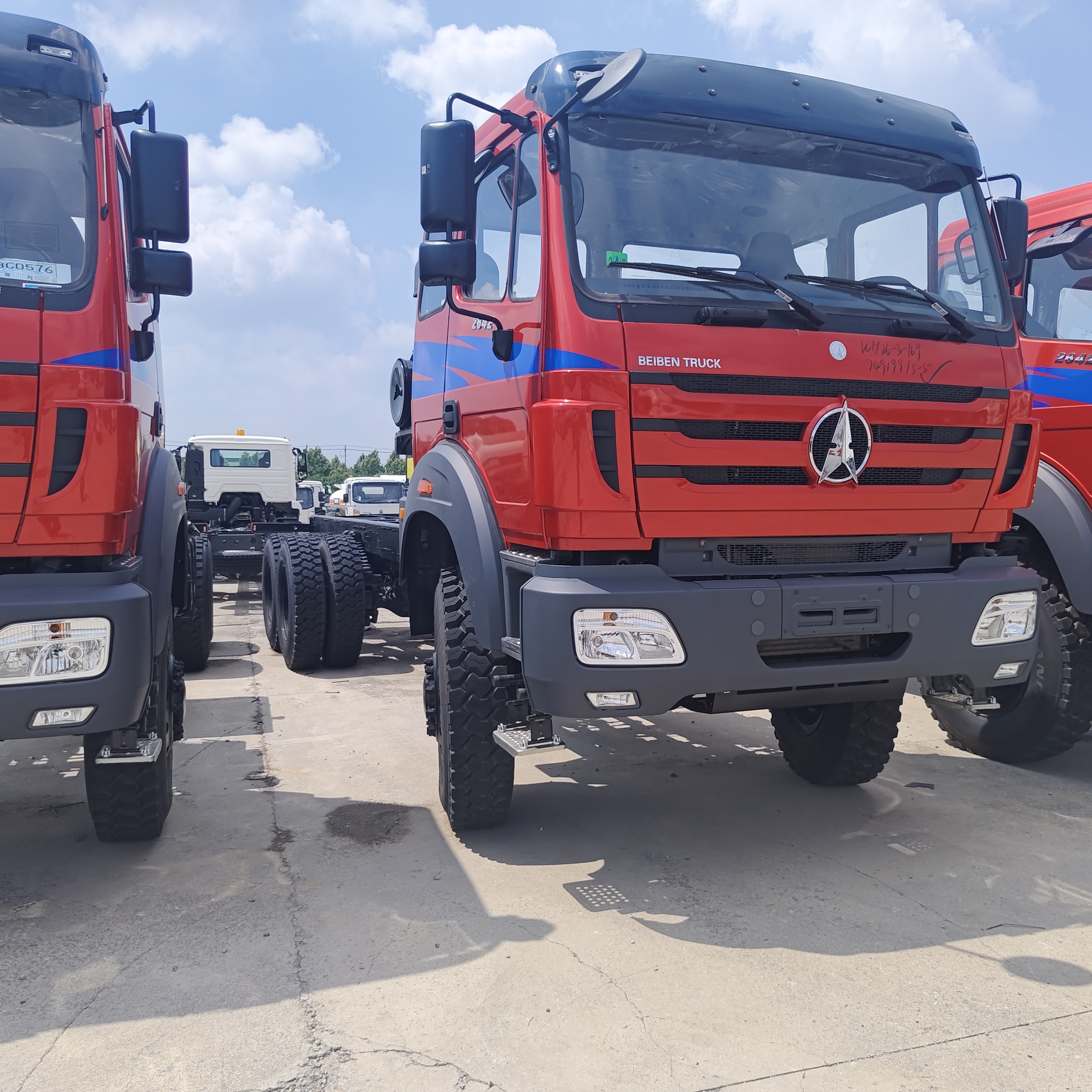 BEIBEN 2638 6×4 ciężka ciężarówka górnicza z silnikiem WEICHAI o mocy 380 KM i ładunkiem 25-35 ton do operacji górniczych