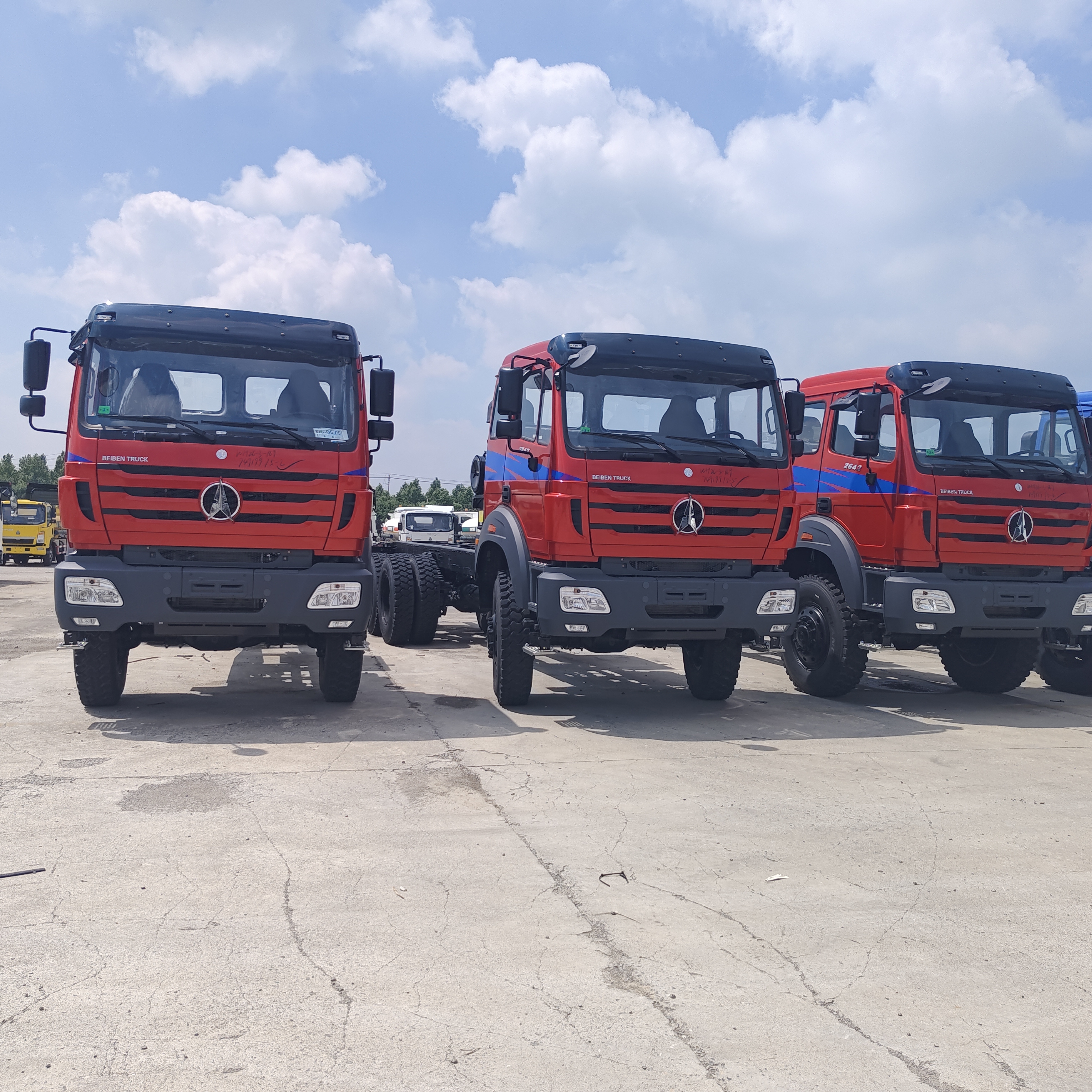 BEIBEN 2642 6×4 ciężka ciężarówka z silnikiem WEICHAI o mocy 420 KM i ładunkiem 25-35 ton do górnictwa i budownictwa