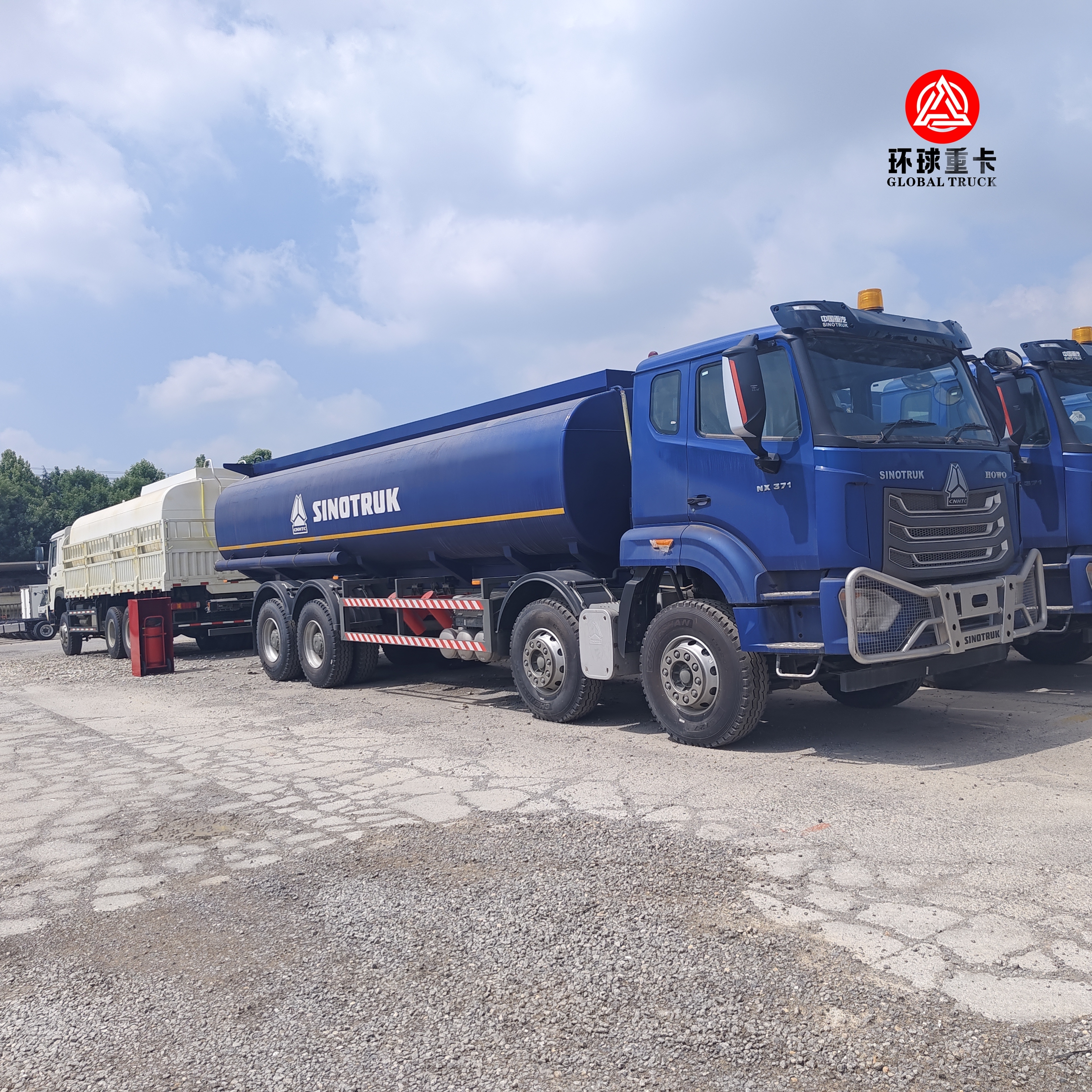 HOWO NX 8x4 Ciężarówka z czołgami paliwa 30000L ciężarówka z napędem napędowym Diesla Czołgówka olejowa na rynek afrykański