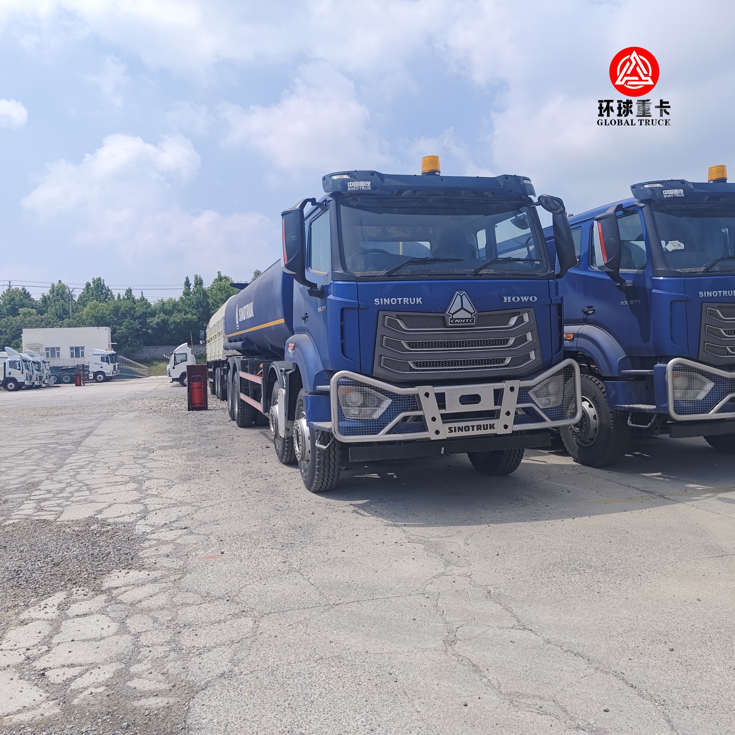 HOWO NX 8x4 30000L ciężarówka z czołgami paliwowymi ciężarówka silnikowa z napędem napędowym dla rynku Nigerii