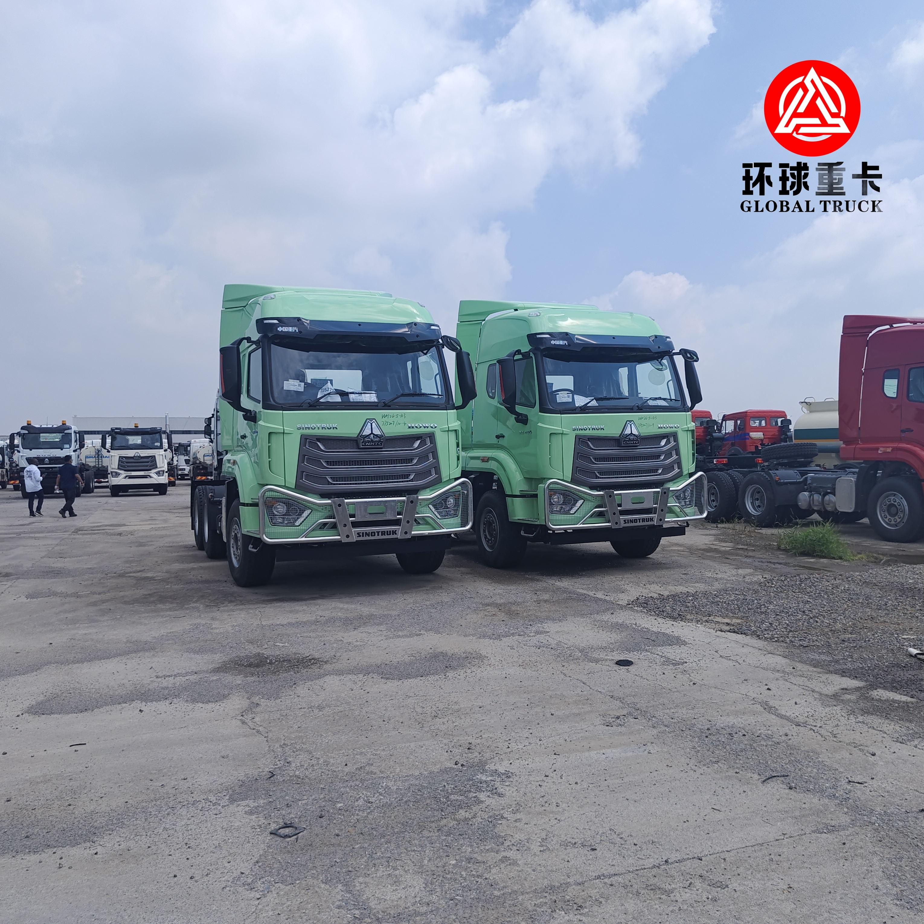 Nowa głowica ciągnika HOWO NX 371HP 6x4 do transportu towarowego w Afryce