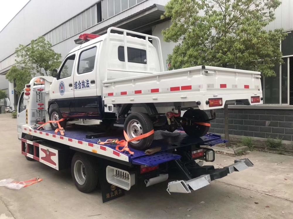 Hydrauliczna ciężarówka wrakowa o średniej ładowności / mała laweta 4x2 z płaską platformą