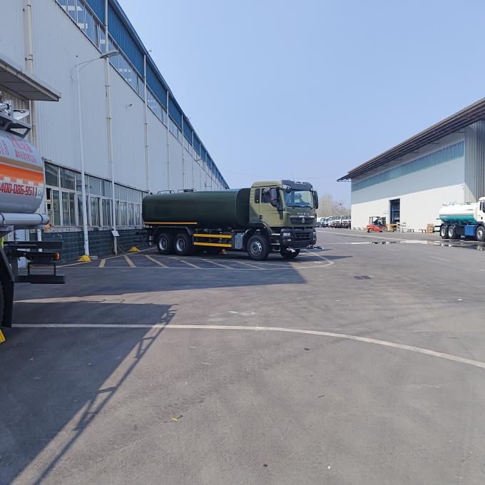HOWO TX 6×4 Water Tank Truck side view displaying water tank and chassis